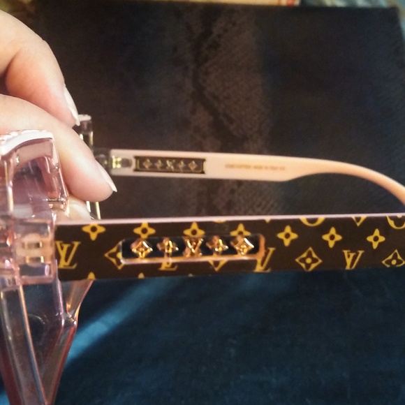 Louis Vuitton sunglasses - Picture 6 of 11